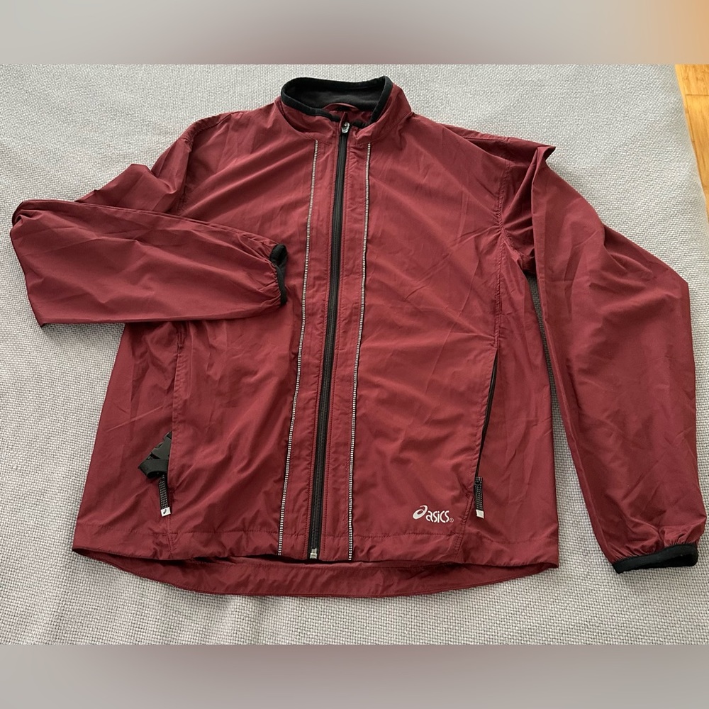 ASICS Mens packable running jacket size small